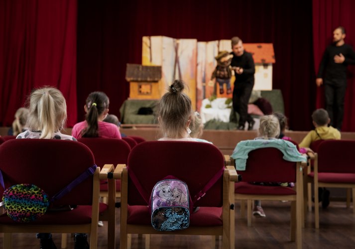 002 - Niedzielne Poranki Teatralne.jpg