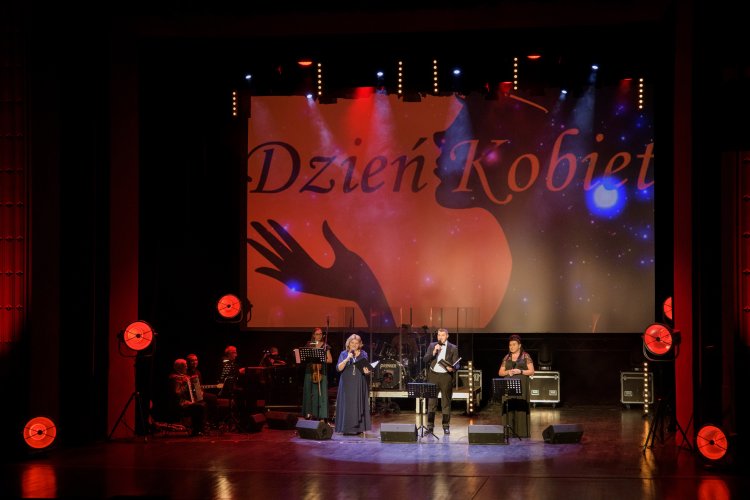 003 - Wszystko dla Pań.jpg