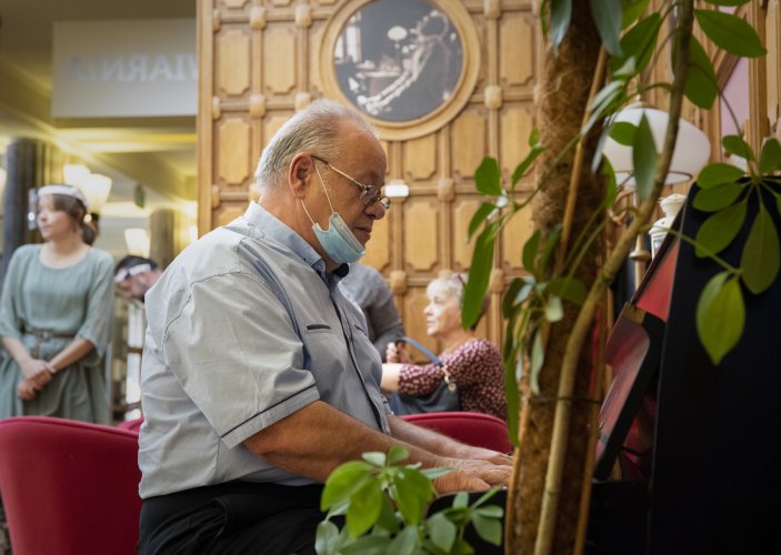 004 - Spotkanie z uczestnikami wystawy o Janie Pawle II.jpg