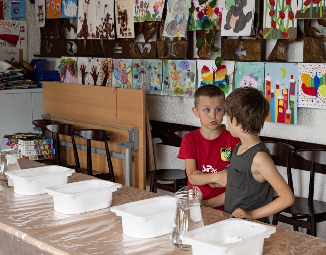 005 - Artystyczne wakacje-Świetlica Łosień.jpg