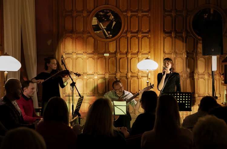 005 - Kolędowanie w Kawiarni.jpg