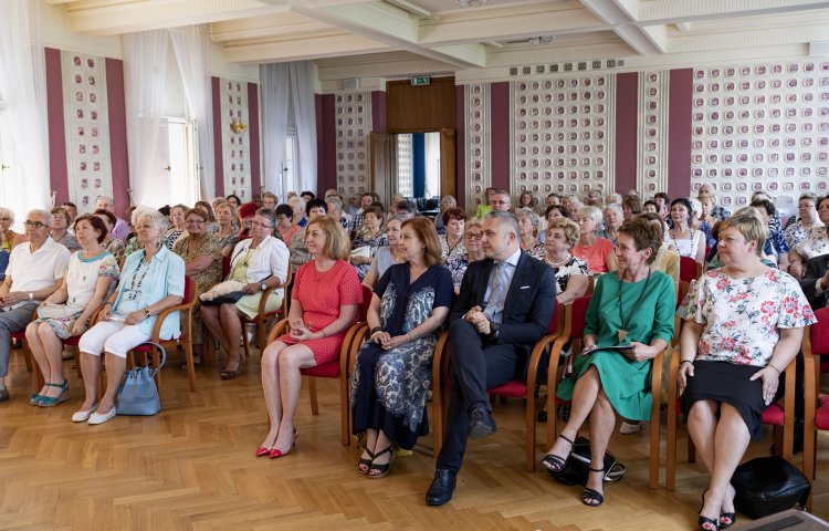 005 - Słowacka Ludowa Majolika.jpg