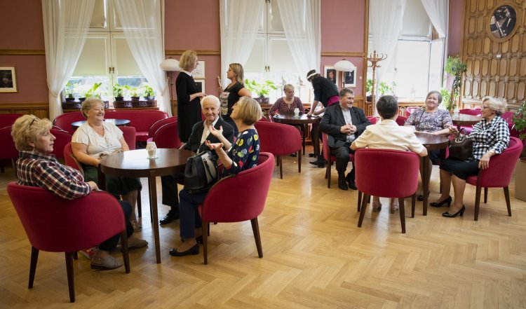 005 - Spotkanie z uczestnikami wystawy o Janie Pawle II.jpg