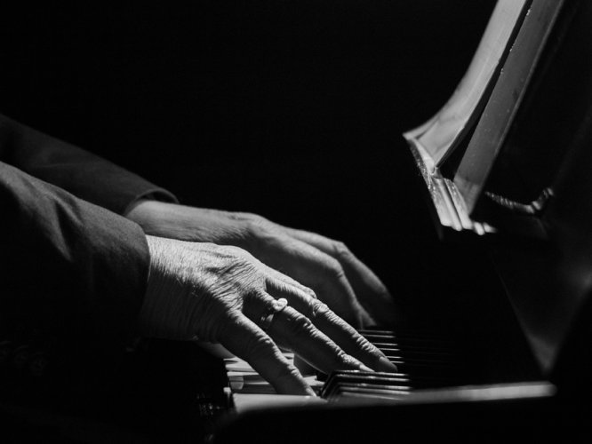 007 - Kawiarniane PianoLove-Wenanty Maciej Domagała.jpg