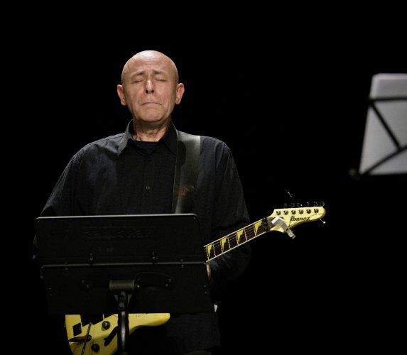 007 - W Zieloną Gramy-Darek Ziółek z zespołem.jpg