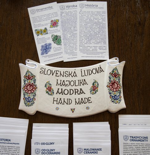 009 - Słowacka Ludowa Majolika.jpg