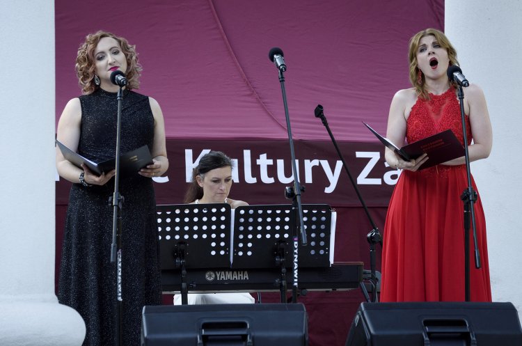 009-Vocal Trio-Zielona.jpg