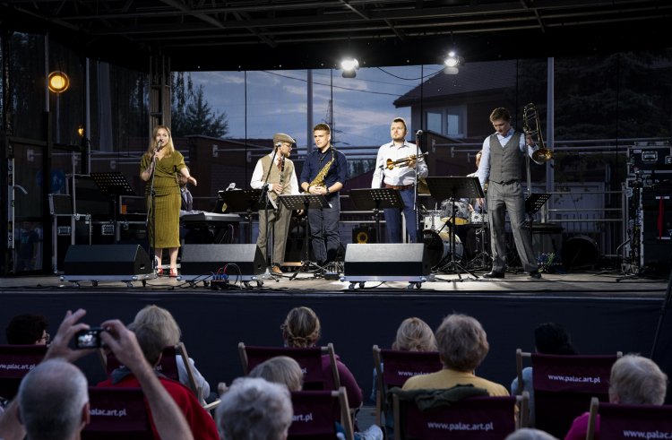 011 - Lazy Swingers Band-Pogoria.jpg