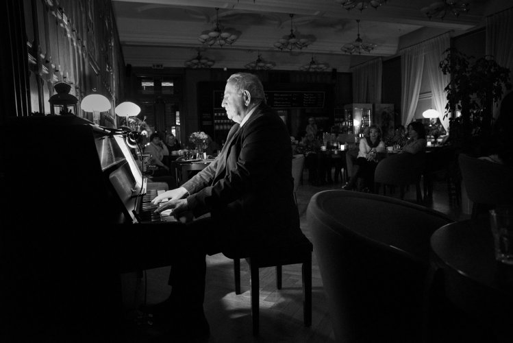 012 - Kawiarniane PianoLove-Wenanty Maciej Domagała.jpg