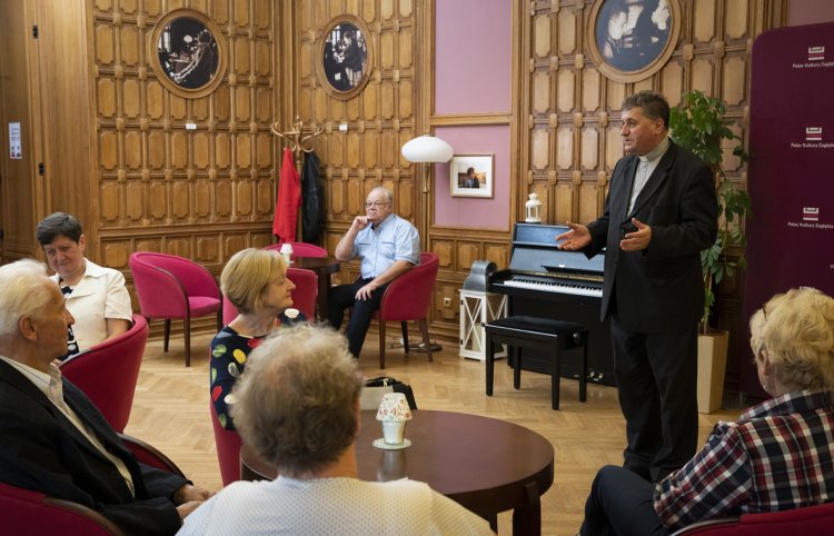 013 - Spotkanie z uczestnikami wystawy o Janie Pawle II.jpg