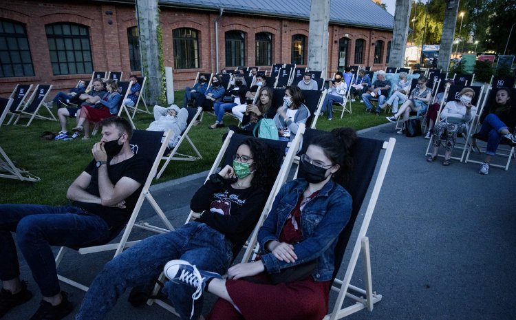 013-Letnie Kino Plenerowe-Fabryka.jpg