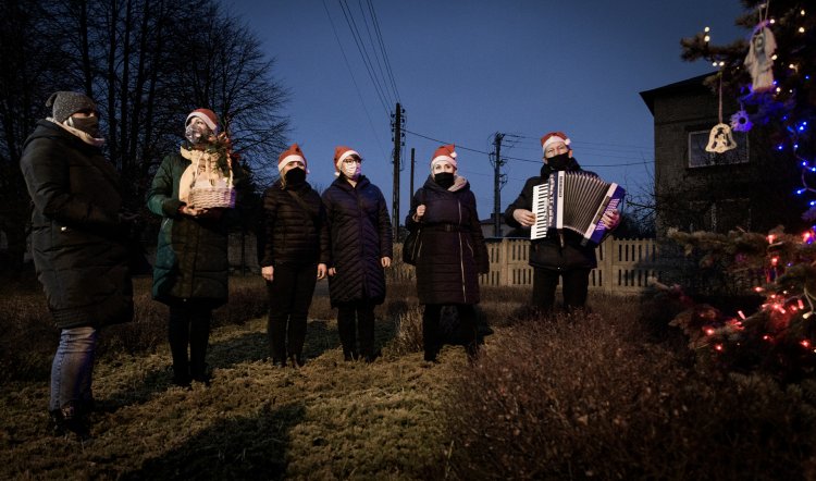 014 - Akcja Świąteczne drzewko-Tucznawa.jpg