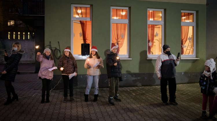 015 - Akcja Świąteczne drzewko-Helikon.jpg