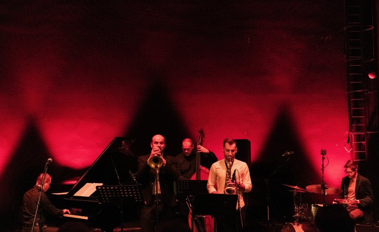 018 - ScenaAnecs-New Bone.jpg