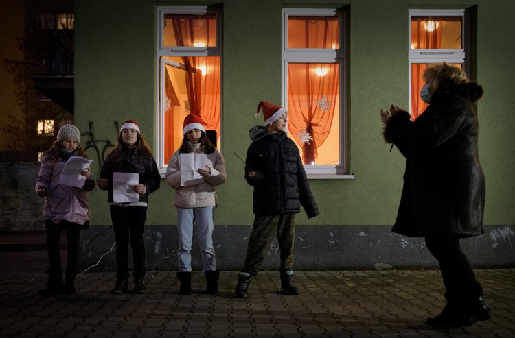 019 - Akcja Świąteczne drzewko-Helikon.jpg