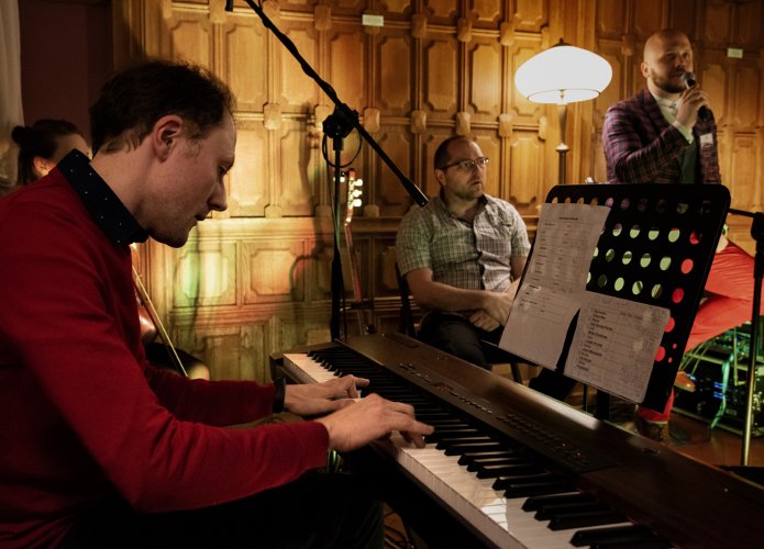 019 - Kolędowanie w Kawiarni.jpg