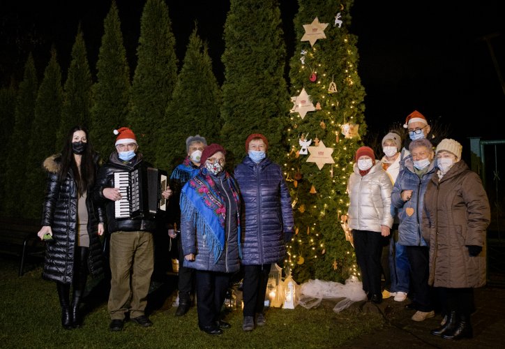 021 - Akcja Świąteczne drzewko-Atoniów.jpg