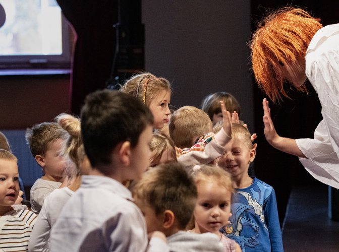 024 - Niedzielne Poranki Teatralne - O dwóch takich, co ukradli księżyc.jpg