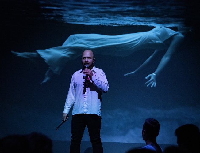 026 - Dom murem podzielony - II odsłona.jpg