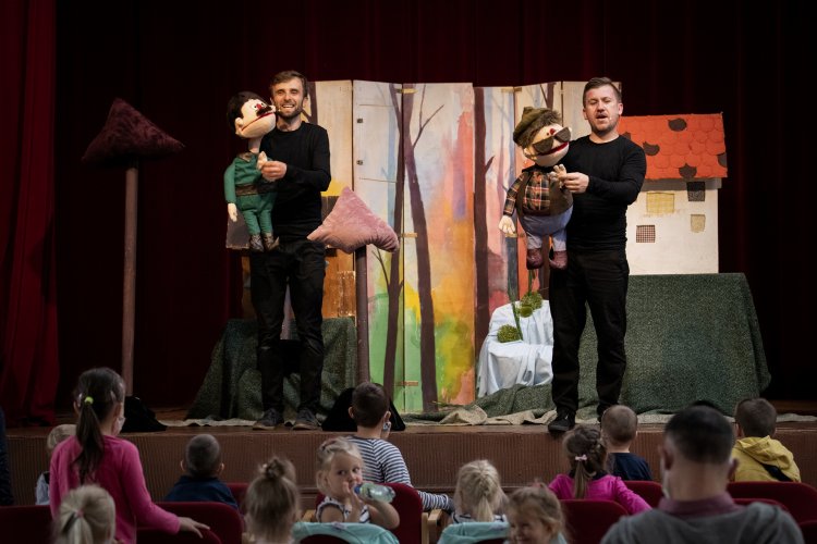 026 - Niedzielne Poranki Teatralne.jpg