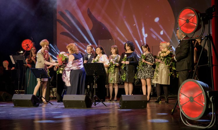 030 - Wszystko dla Pań.jpg