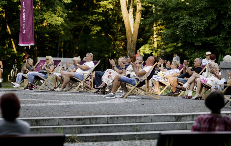 031 - Jurassic Gypsy Quartet.jpg