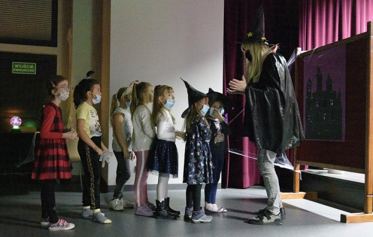 033 - Andrzejki w Klubie Krąg.jpg