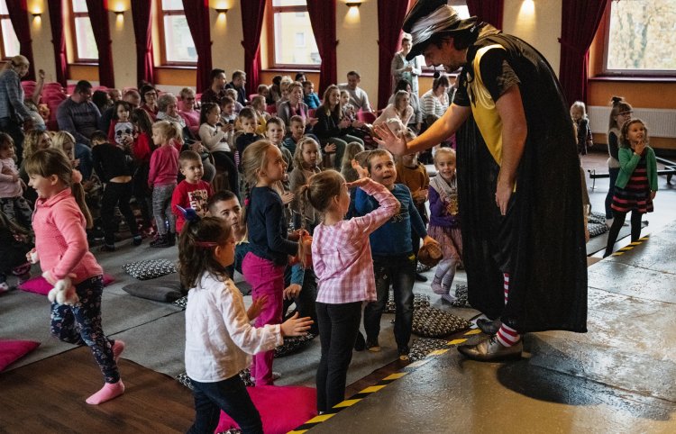 038- Poranki teatralne.jpg