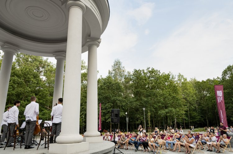 040 - W Zieloną gramy - Cello Maniax.jpg