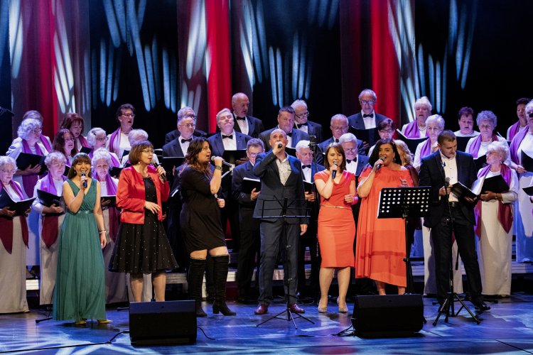 049- Chór Zorza - Z latem w tle.jpg