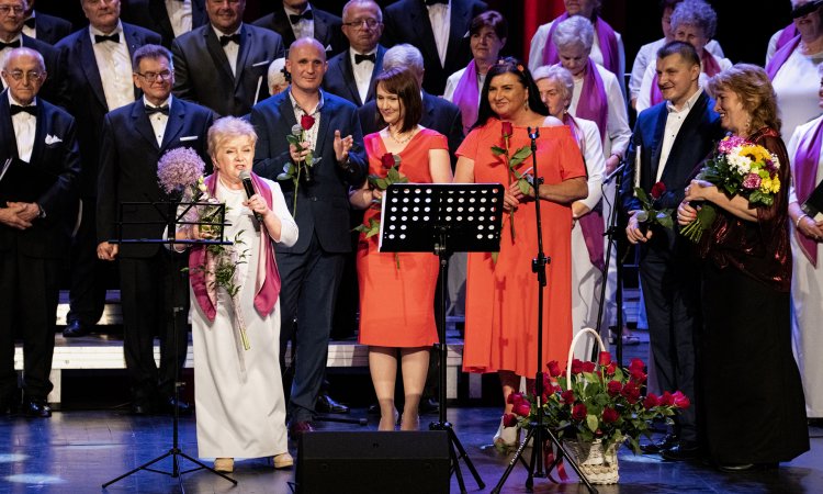 053- Chór Zorza - Z latem w tle.jpg