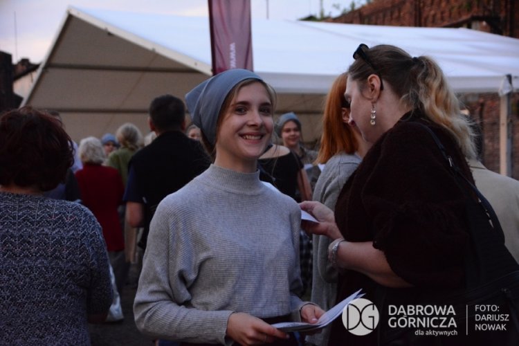 20180501_418_pl_dg_centrum_fpz-defum_7-debowy-maj-festiwal_co-widziala-pani-z.jpg