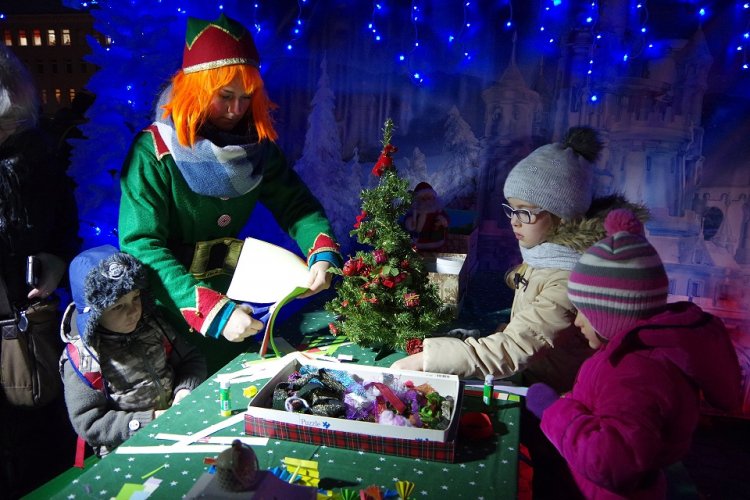 Dąbrowski Kiermasz Świąteczny 2016 (10).jpg