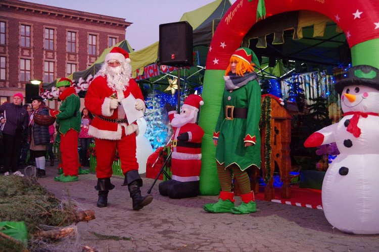 Dąbrowski Kiermasz Świąteczny 2016 (3).jpg