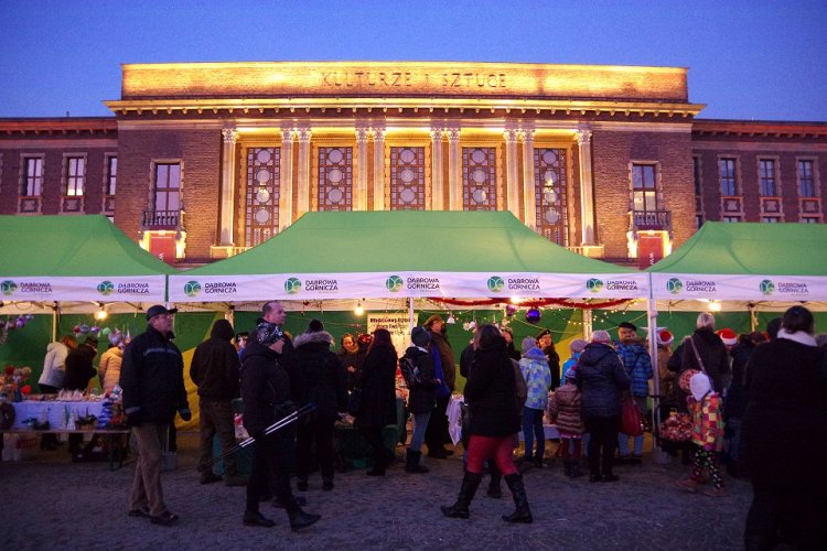 Dąbrowski Kiermasz Świąteczny 2016 (5).jpg