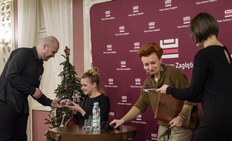 Kawa z Darią Widawską fot. Marek Wesołowski (8).jpg