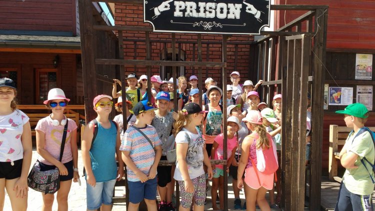 art.wak. uni (1).jpg